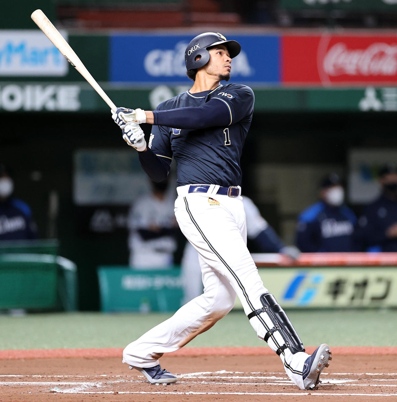 西武対オリックス　6回表オリックス1死一塁、モヤは2点本塁打を放つ（撮影・浅見桂子）