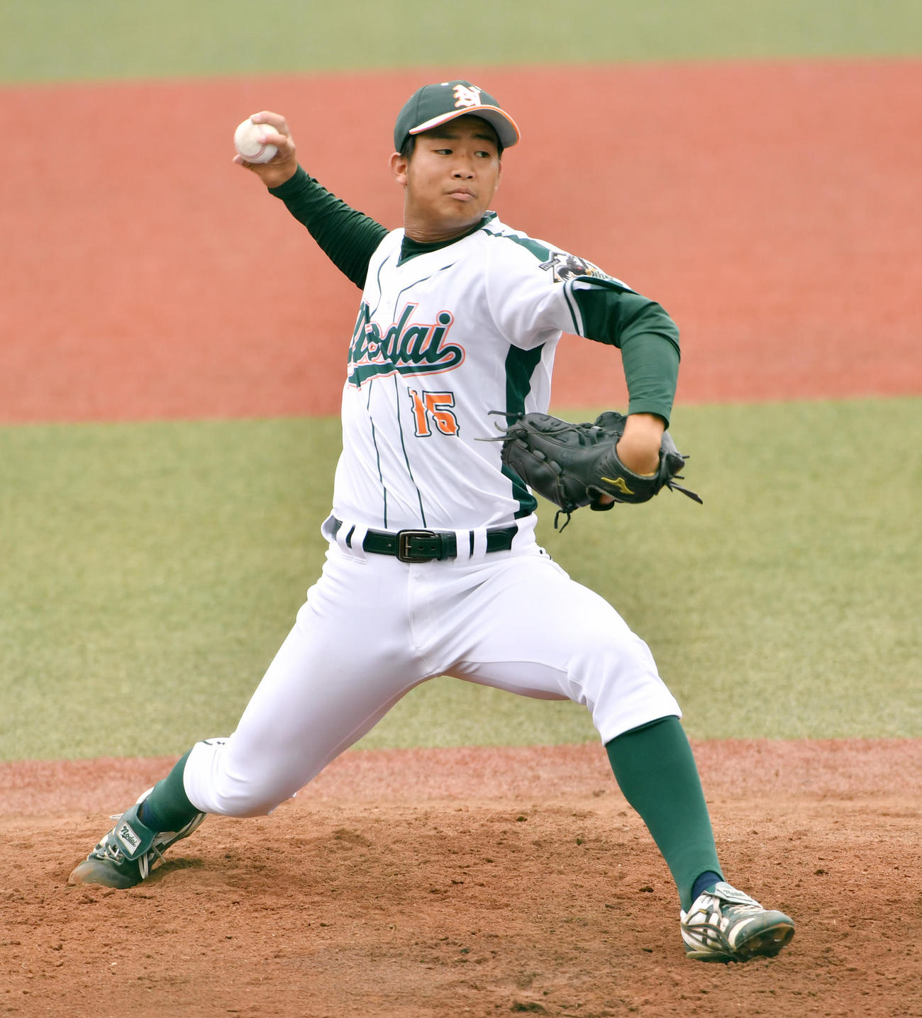 11日、芝浦工大戦で力投する東農大・近久