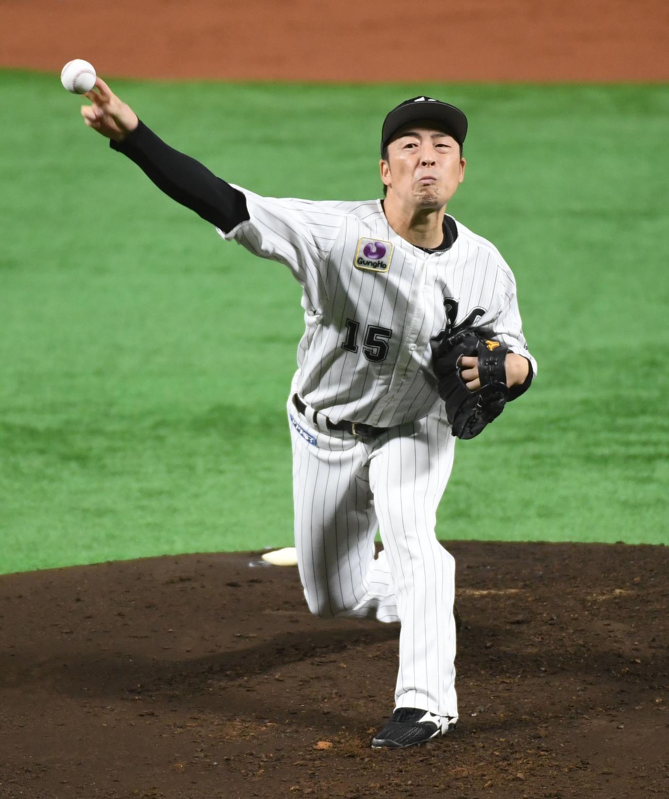 ソフトバンク対ロッテ　7回3失点だったロッテ先発の美馬学（撮影・今浪浩三）