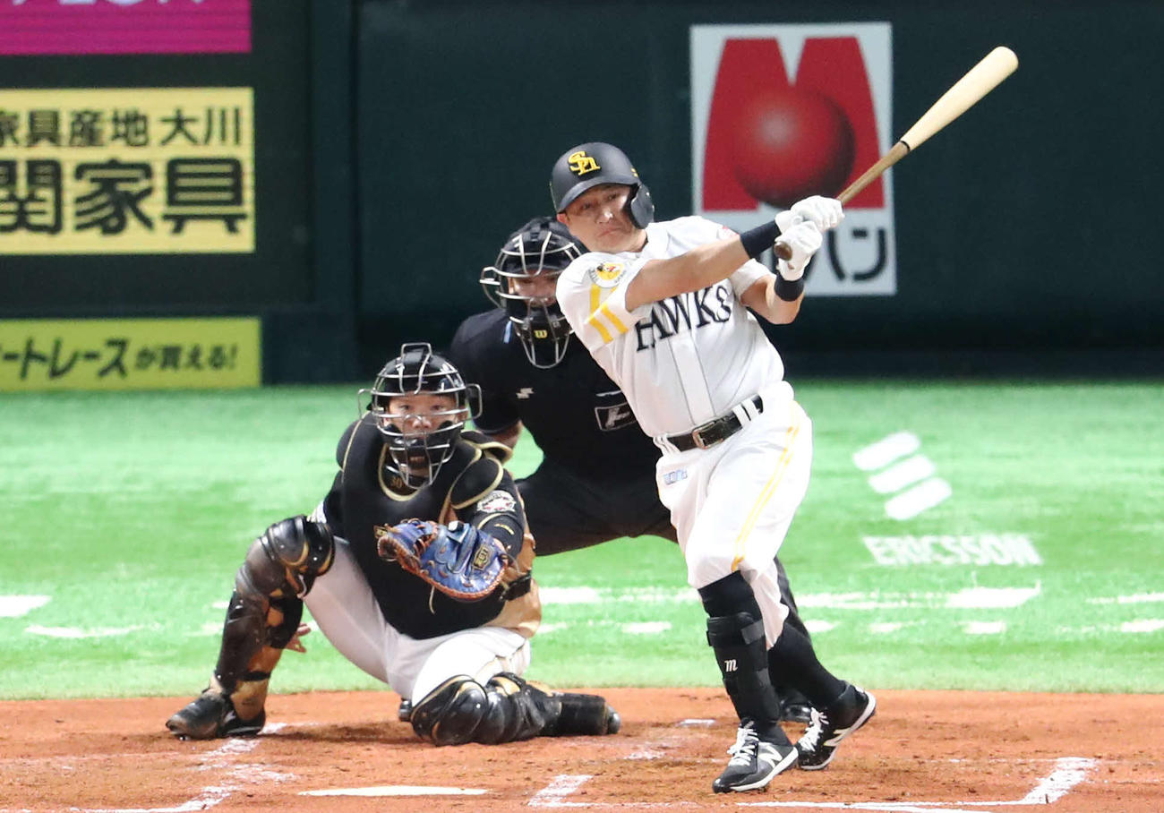 日本ハム戦の初回に先制左前適時打を放った川島（2020年10月2日）
