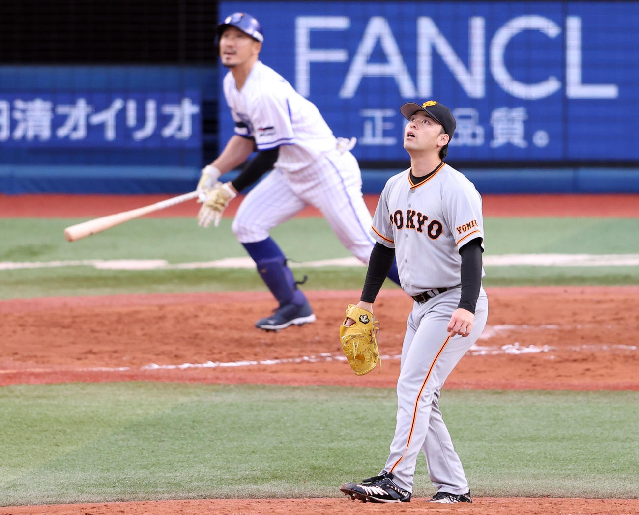 DeNA対巨人　7回裏DeNA無死満塁、梶谷に満塁弾を浴びる高梨（撮影・狩俣裕三）