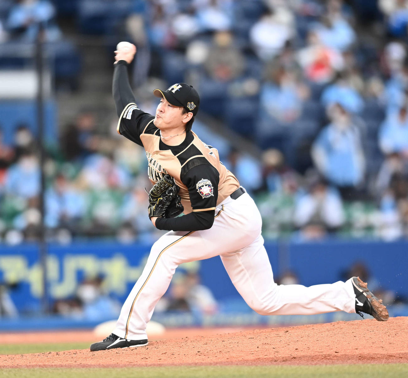 ロッテ対日本ハム　先発し力投する日本ハム有原（撮影・鈴木みどり）