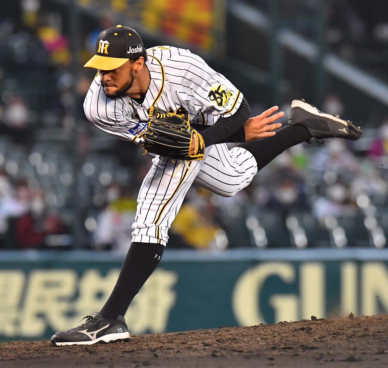 阪神対ヤクルト　9回に登板した5番手のロベルト・スアレス（撮影・上田博志）