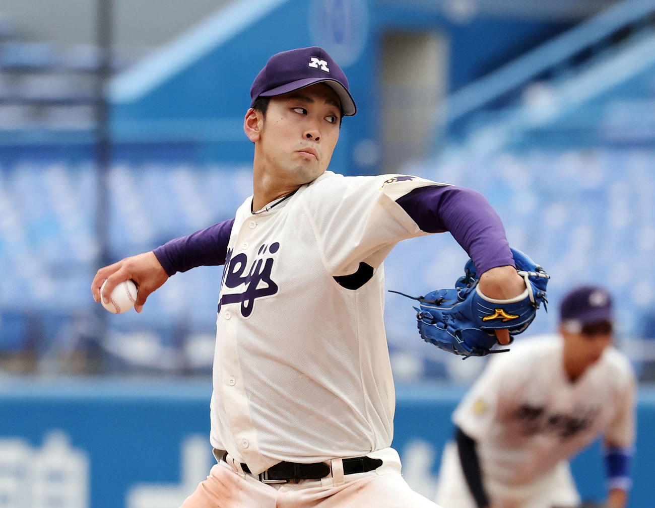 明大対慶大　先発し力投する明大・入江（撮影・鈴木正人）