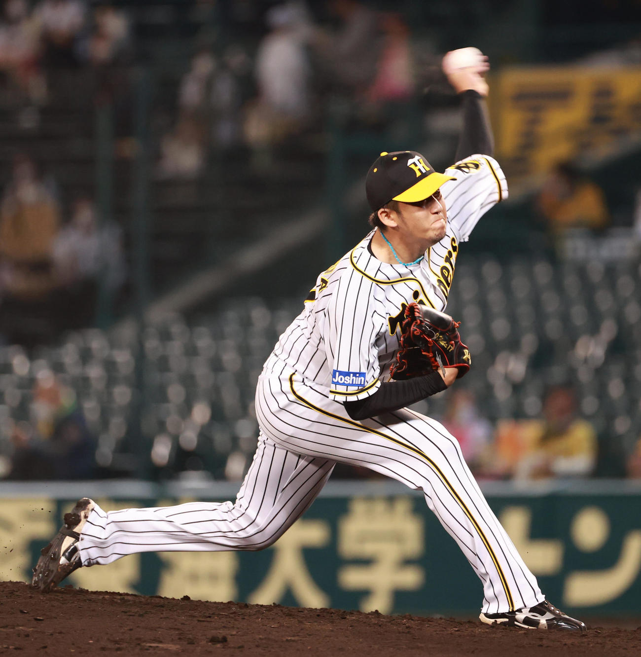 阪神対ヤクルト　6回に登板する岩貞祐太（撮影・清水貴仁）
