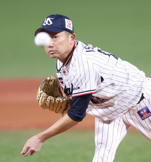 ヤクルト対巨人　力投するヤクルト先発の石川（撮影・河野匠）