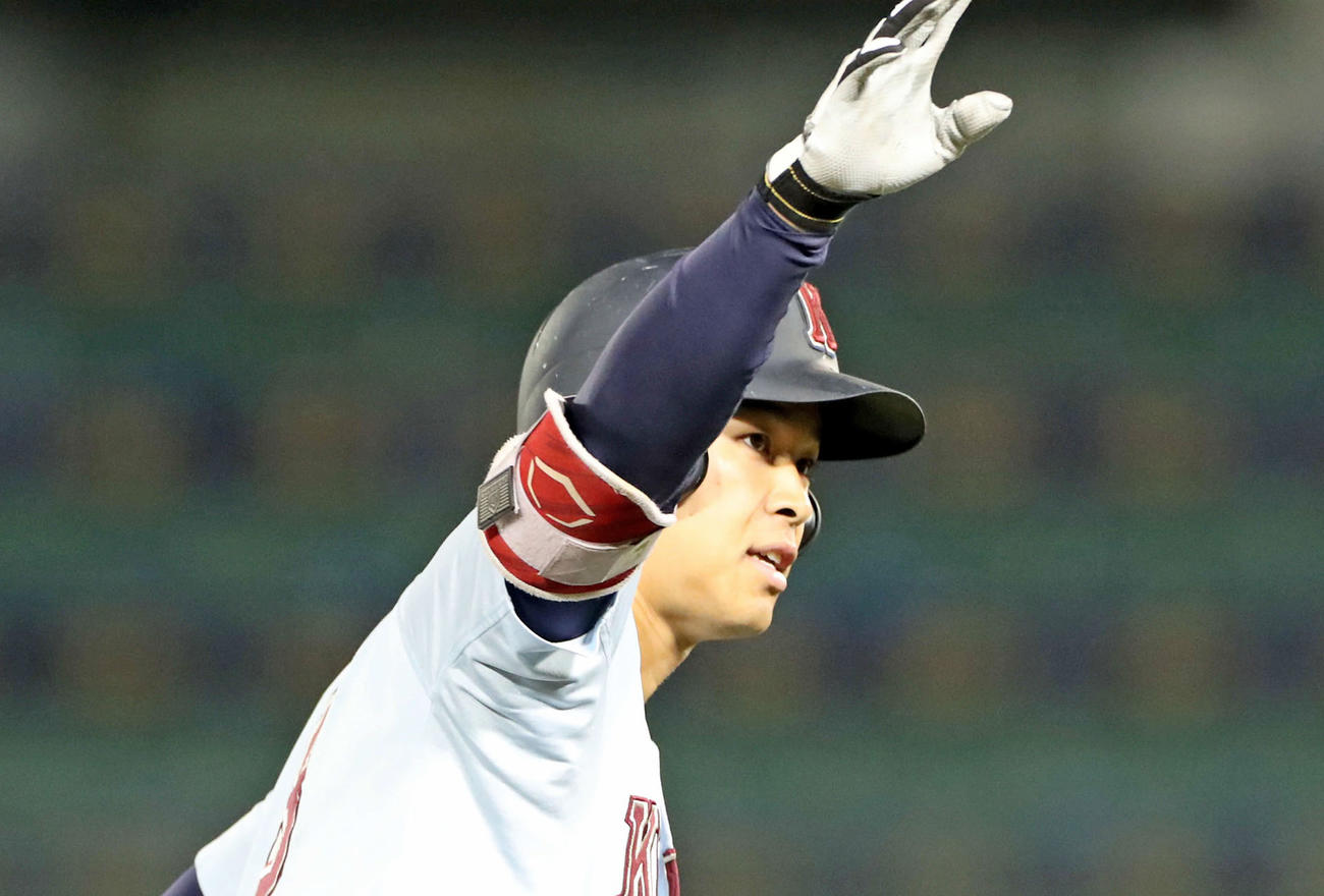 近大・佐藤輝明（2020年10月18日撮影）