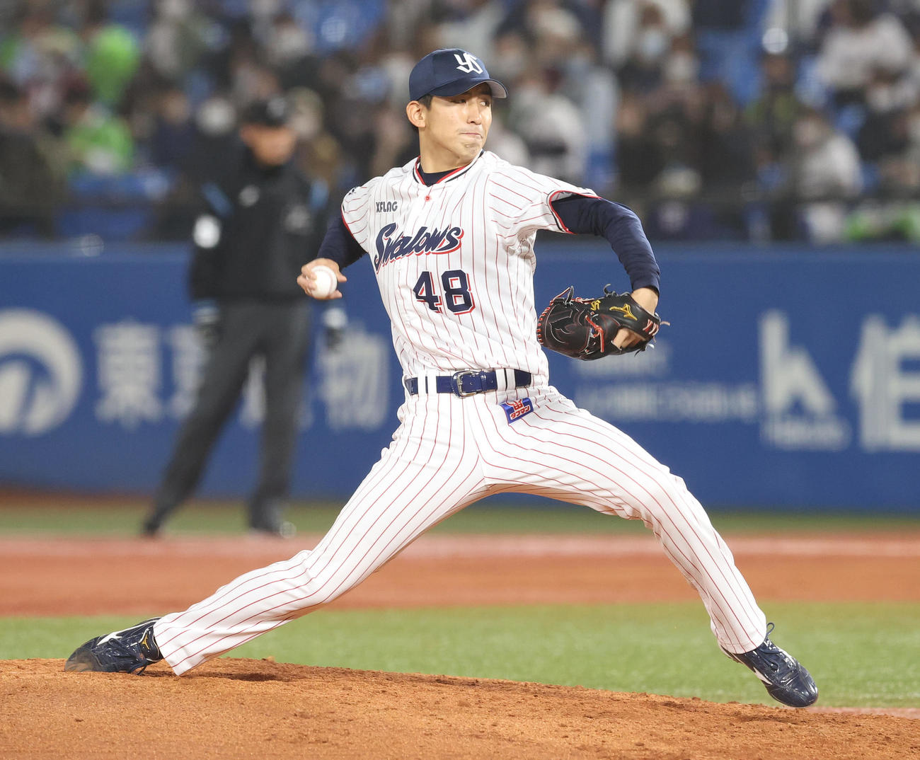 ヤクルト対巨人　4回表、ヤクルト3番手で登板し力投する金久保（撮影・垰建太）