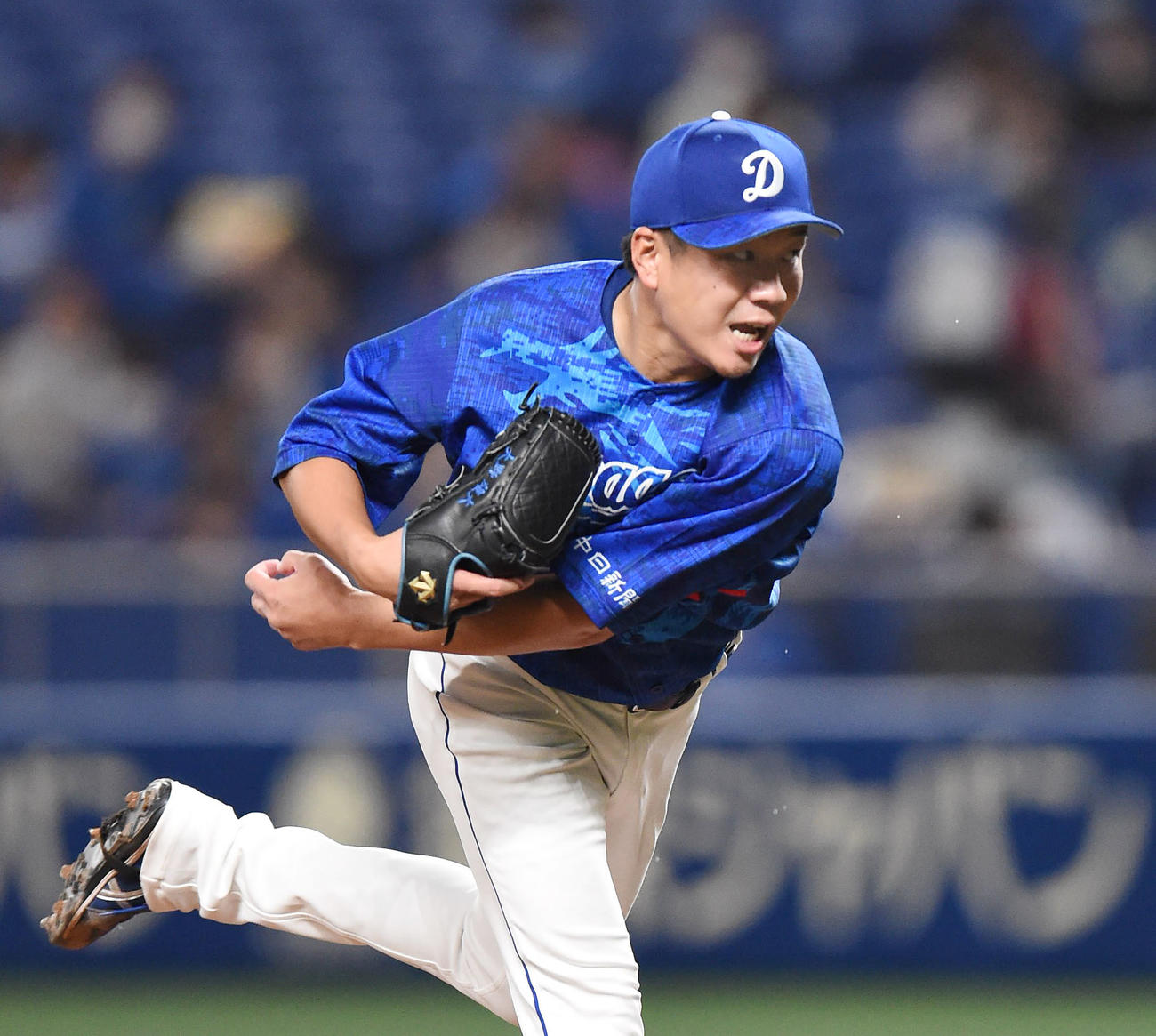 3回表、力投する中日先発の大野雄大（撮影・森本幸一）