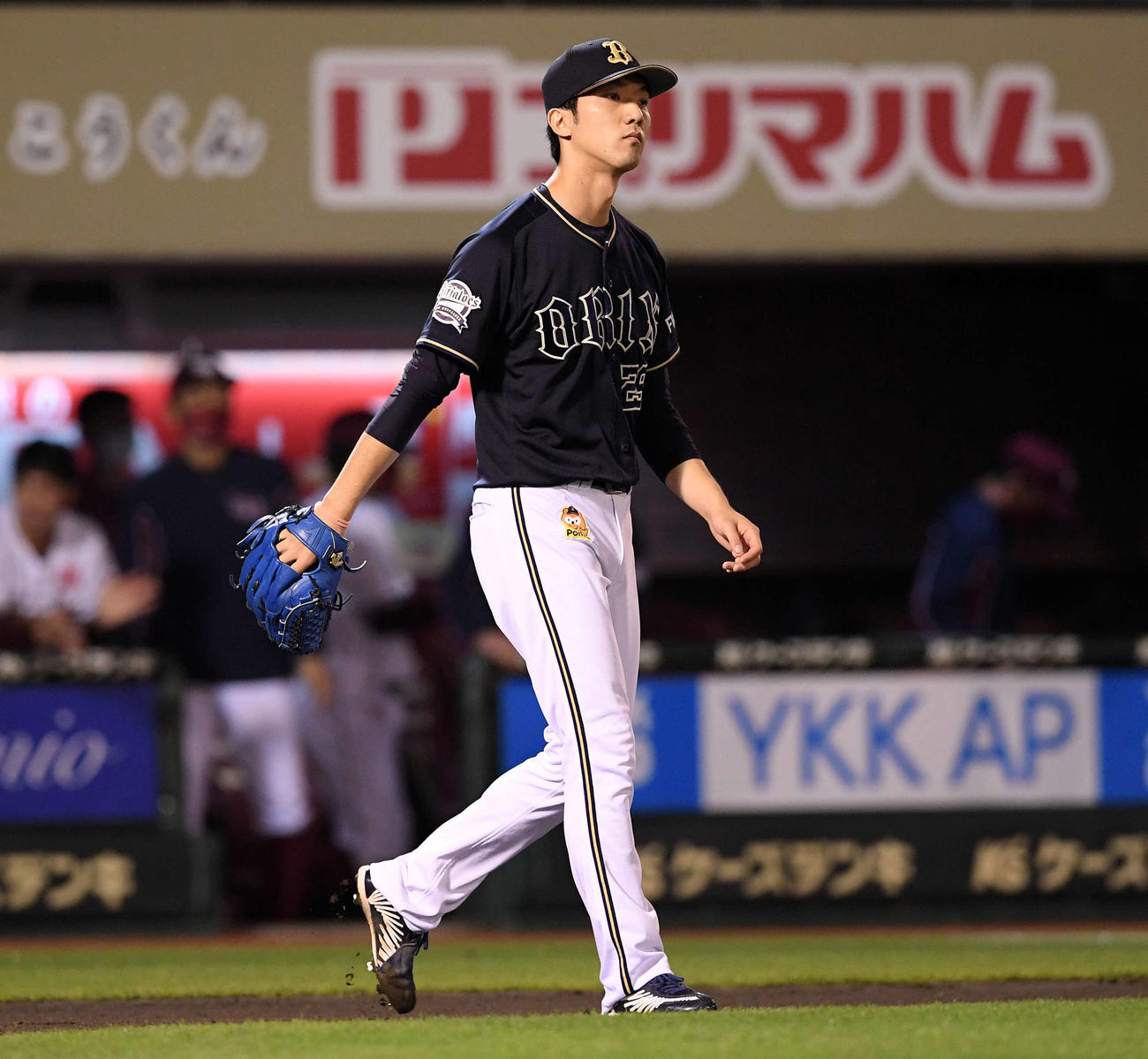 楽天対オリックス　1回裏楽天2死二塁、島内に先制の右前適時打を許す田嶋（撮影・滝沢徹郎）