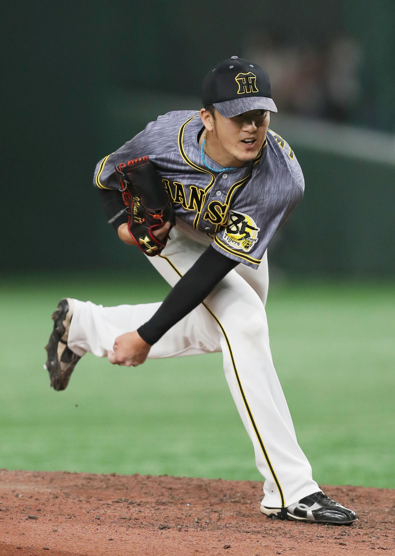 阪神2番手で登板する岩貞祐太（撮影・前田充）