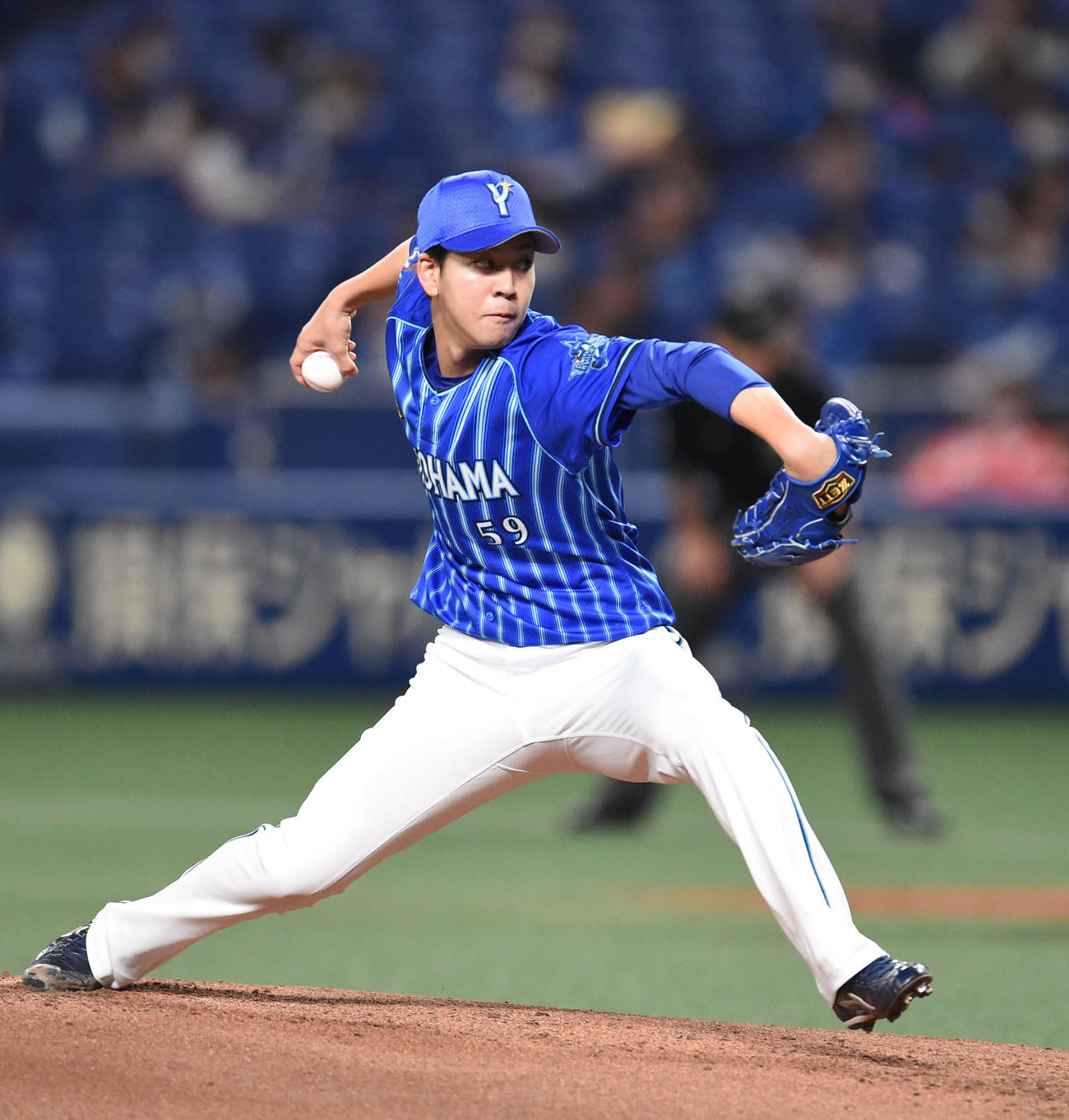 中日対DeNA　力投するDeNA先発の平良（撮影・森本幸一）