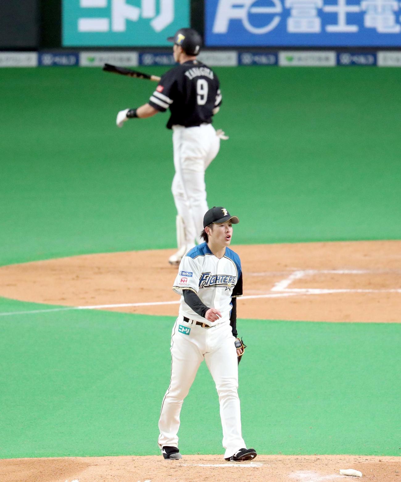 日本ハム対ソフトバンク　3回表ソフトバンク無死、柳田を三振にとる日本ハム吉田輝（撮影・佐藤翔太）