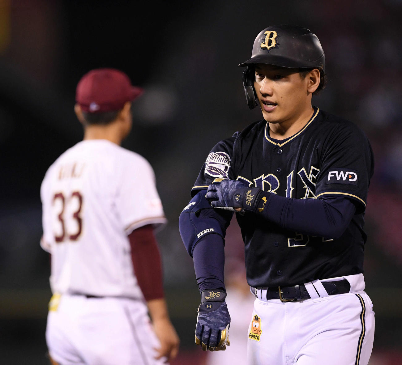 楽天対オリックス　1回表オリックス1死一塁、中前打を放った吉田正（撮影・滝沢徹郎）