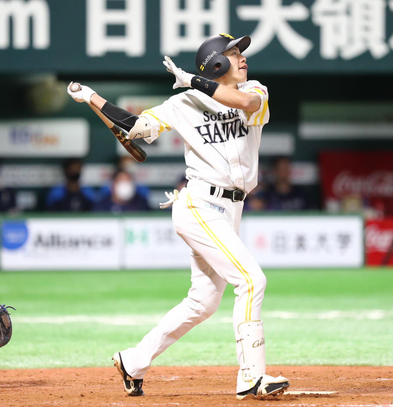 ソフトバンク対西武　8回裏ソフトバンク2死二塁、柳田は28号となる左越え2点本塁打を放つ（撮影・梅根麻紀）