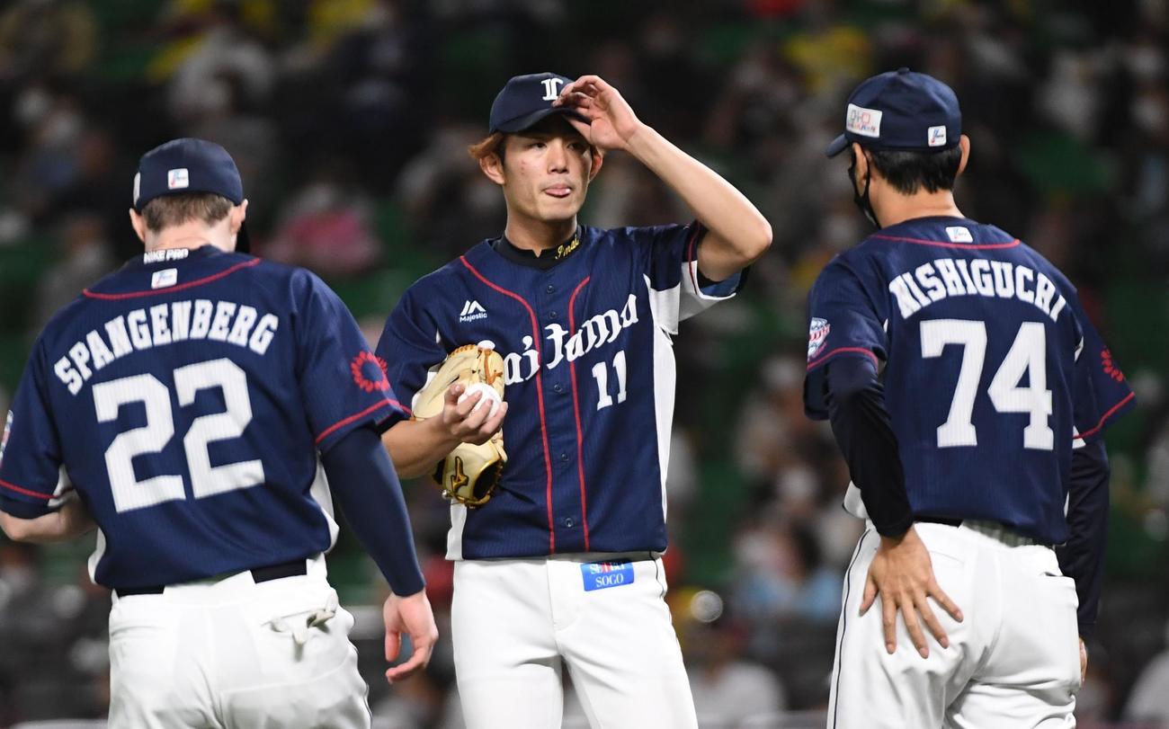 ソフトバンク対西武　6回途中、4失点でマウンドを降りる先発の今井達也（撮影・今浪浩三）