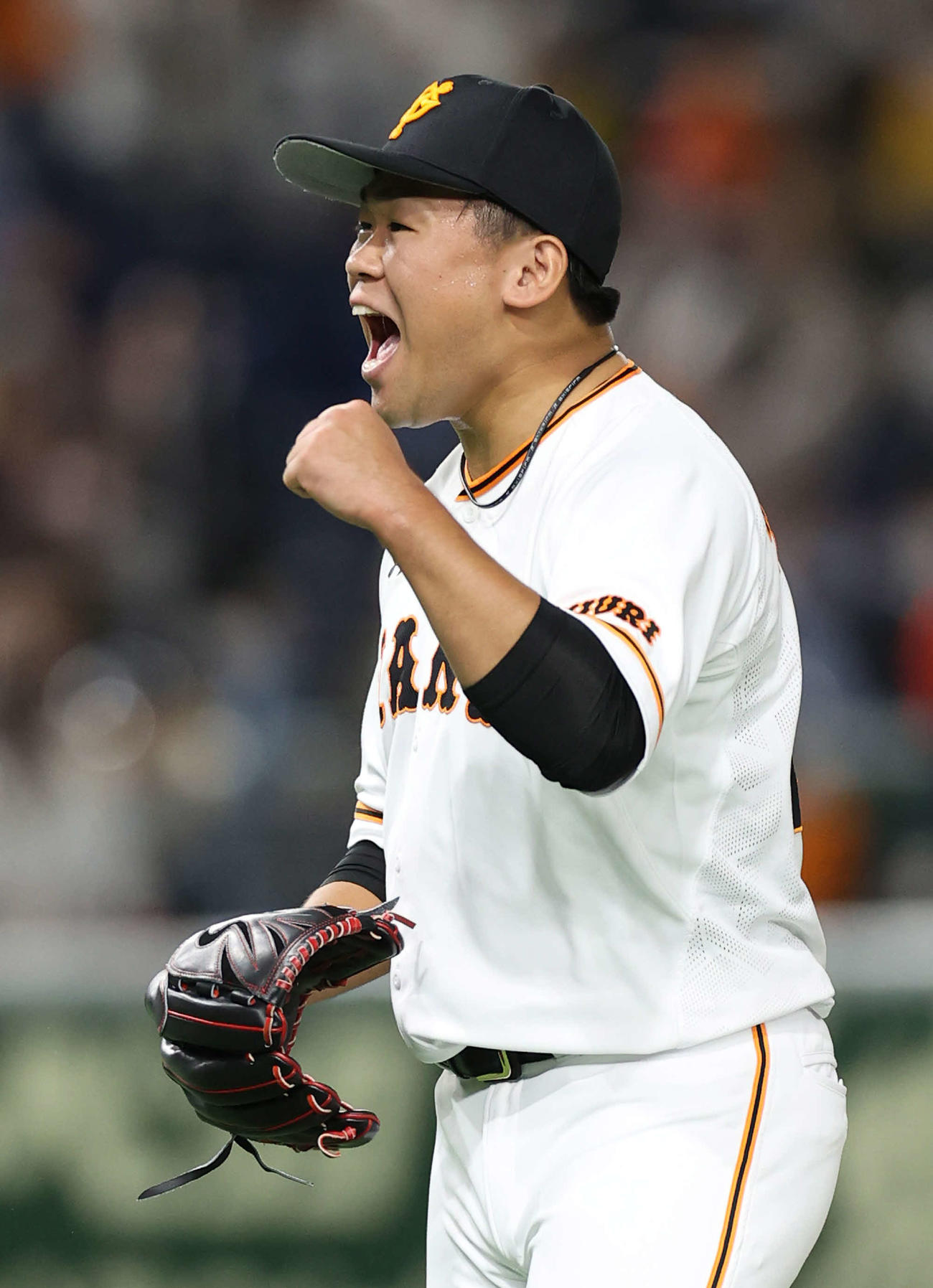 巨人対阪神　9回表阪神2死二、三塁、植田を右飛に仕留め、雄たけびを上げる田口（撮影・河野匠）
