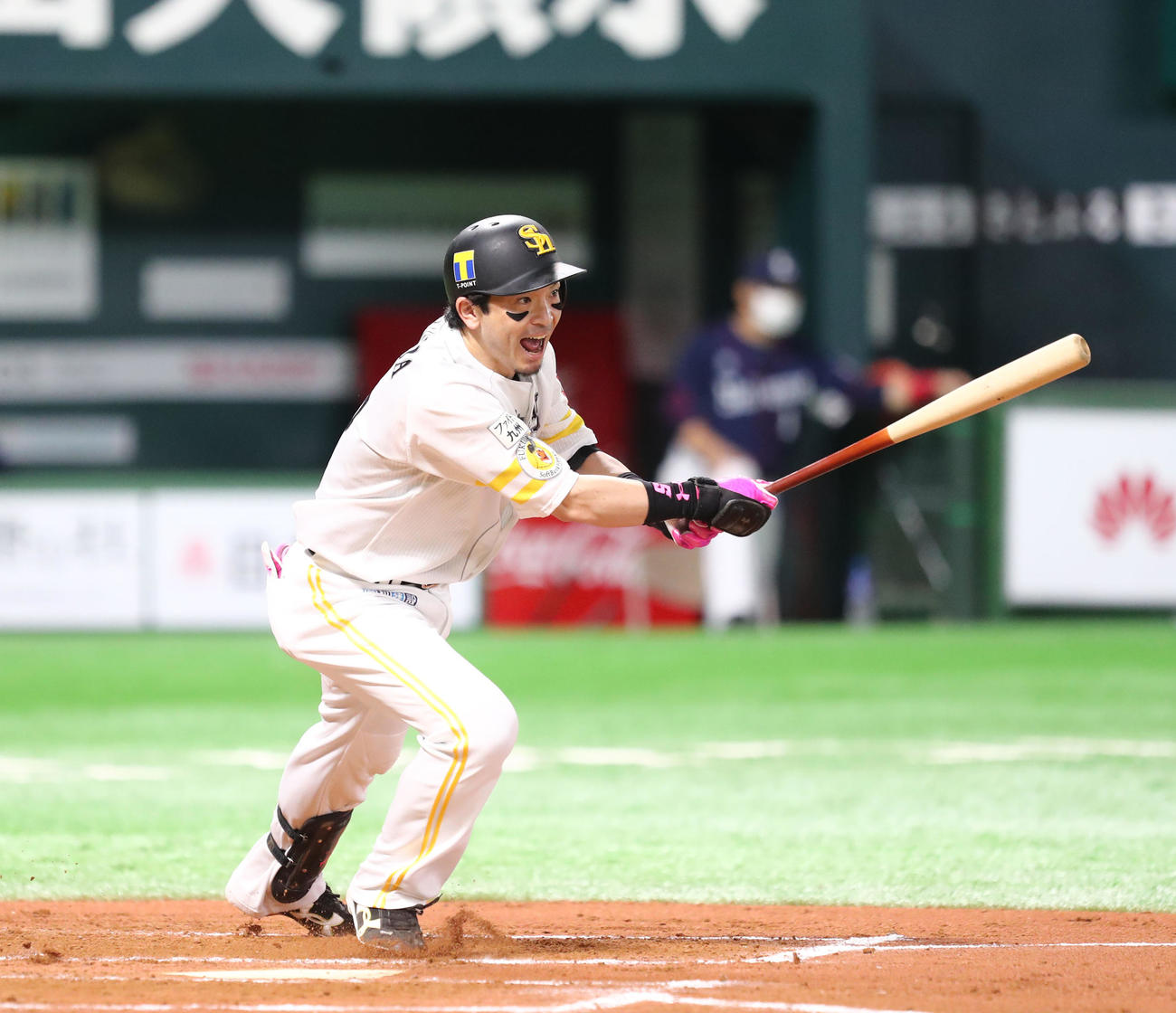 ソフトバンク対西武　6回裏ソフトバンク無死二塁、松田宣浩は右前安打を放つ（撮影・梅根麻紀）