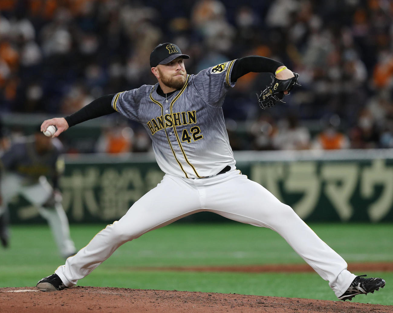 巨人対阪神　7回裏、阪神2番手で登板するエドワーズ（撮影・前田充）
