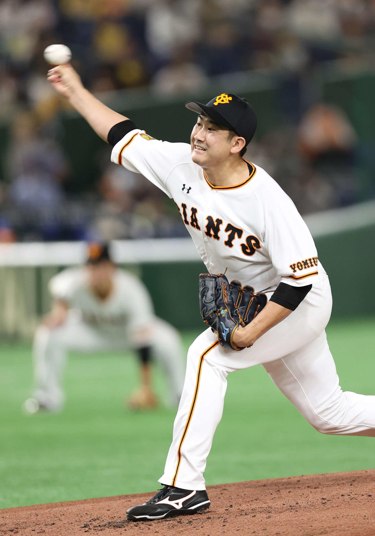 巨人対阪神　力投する巨人先発の菅野（撮影・河野匠）