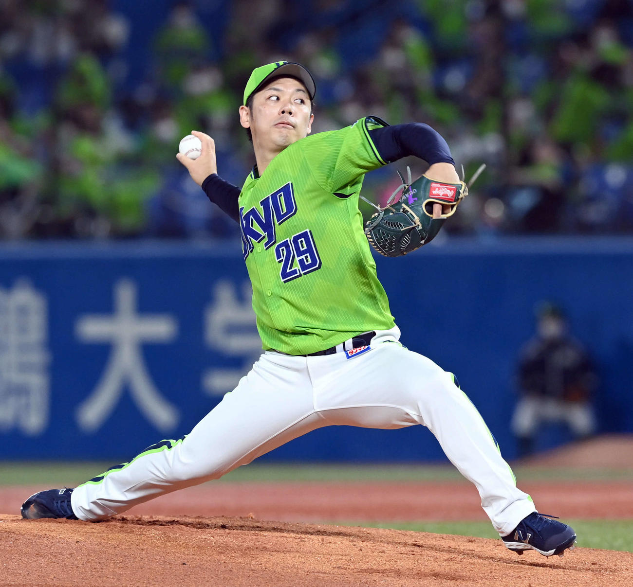 ヤクルト対中日　力投するヤクルトの先発小川（撮影・たえ見朱実）