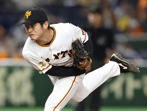 巨人対阪神　8回表に巨人3番手で登板した古川（撮影・河野匠）