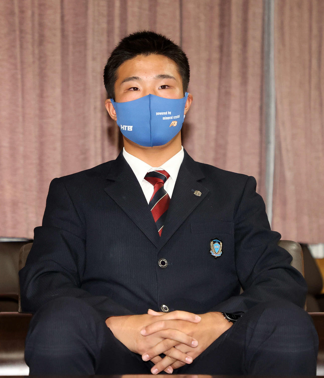 ソフトバンク1位指名され時の花咲徳栄・井上朋也（撮影・鈴木正人）
