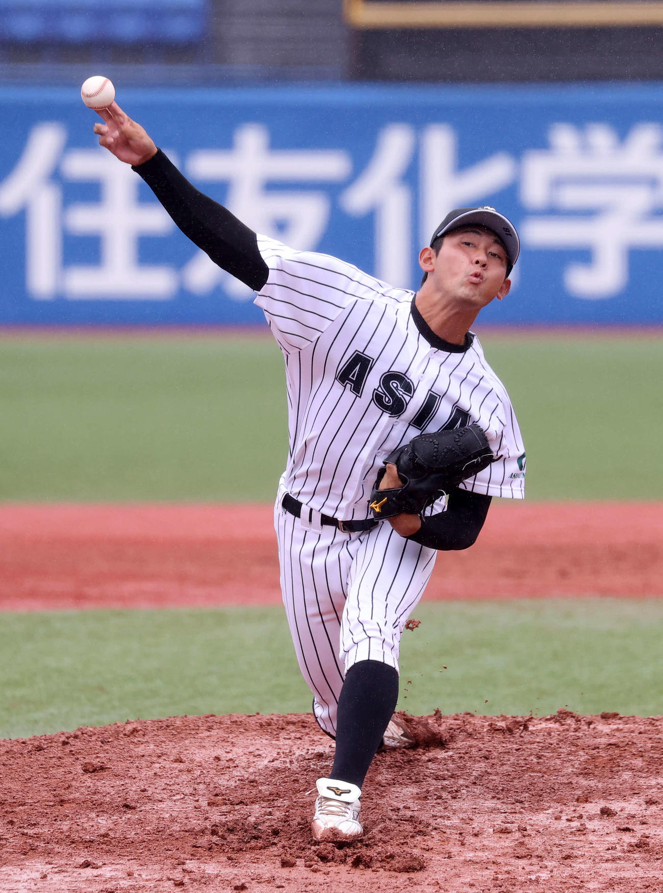 亜大・平内龍太の投球フォーム（2020年9月25日撮影）