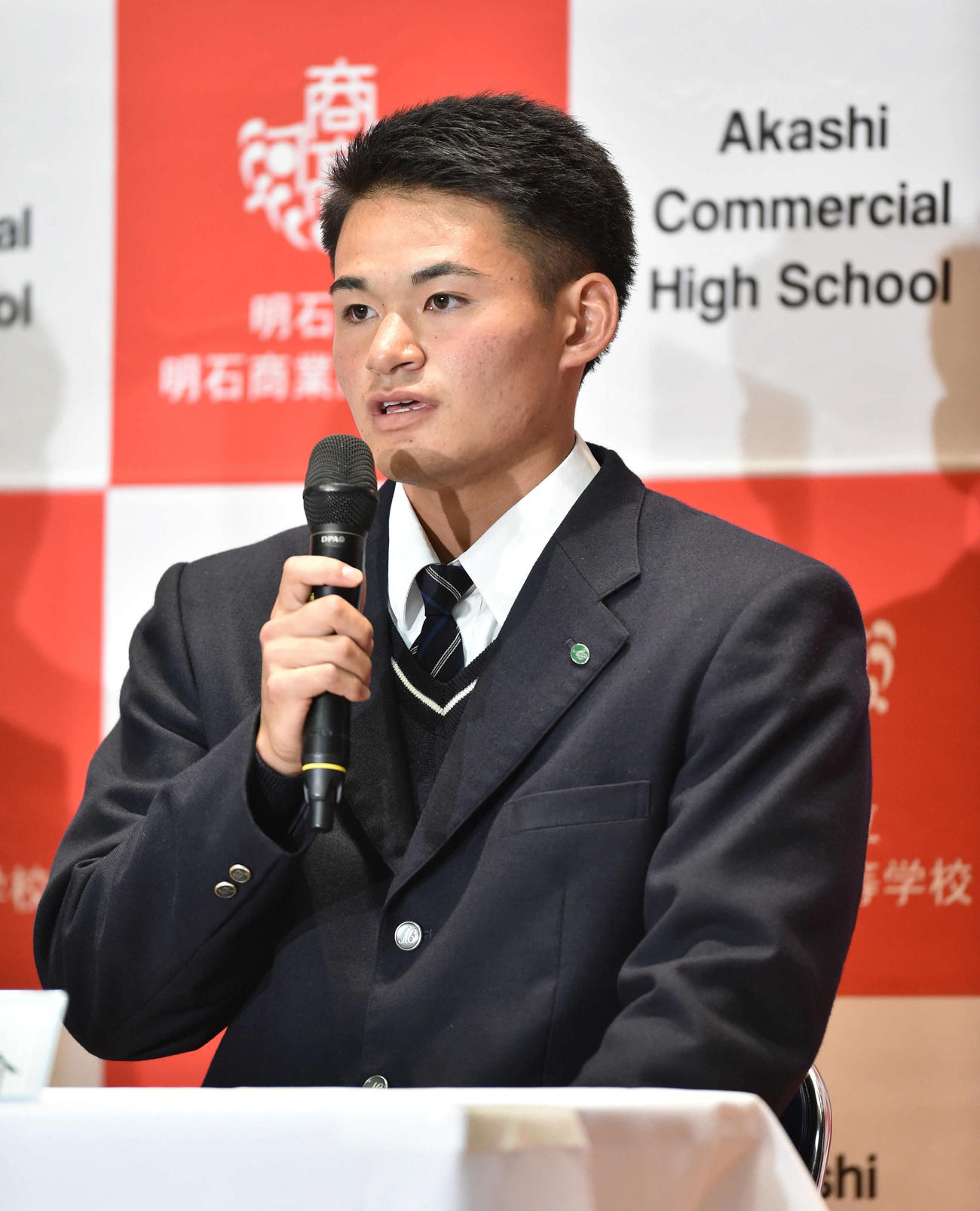 ロッテに2巡目で指名された明石商・中森（撮影・岩下翔太）