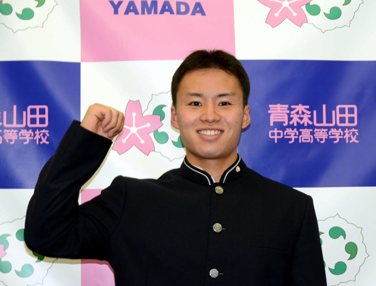 ソフトバンク4位指名を喜ぶ青森山田・川原田