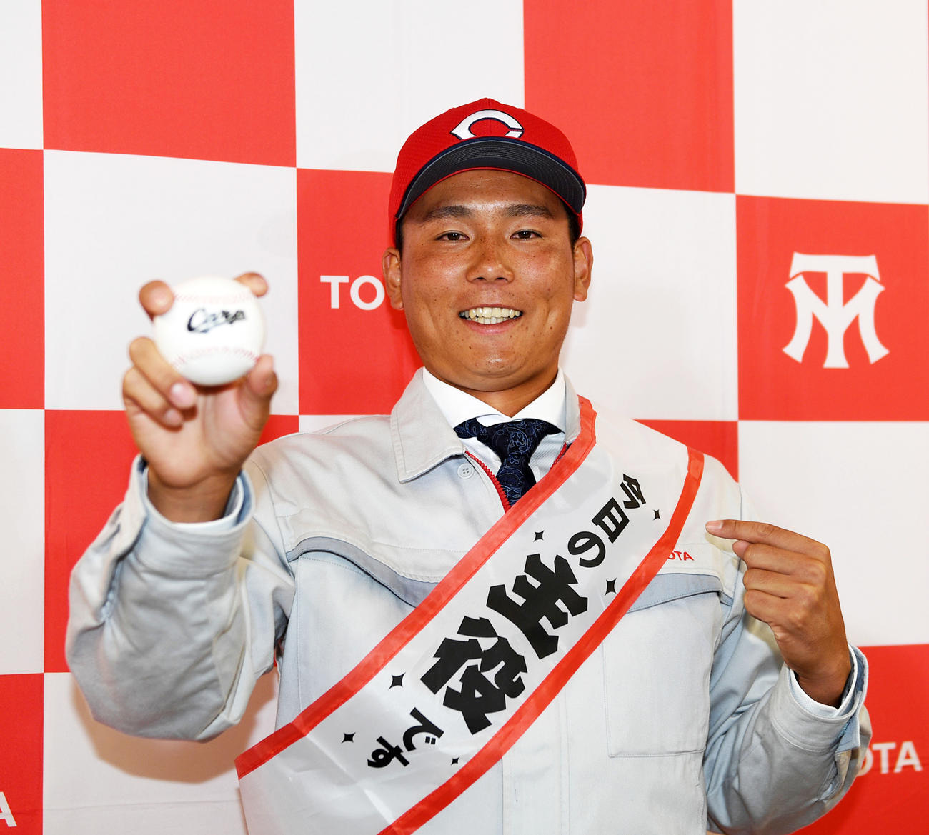 広島に1位で指名されたトヨタ自動車の栗林良吏はプロでの活躍を誓う（撮影・前岡正明）