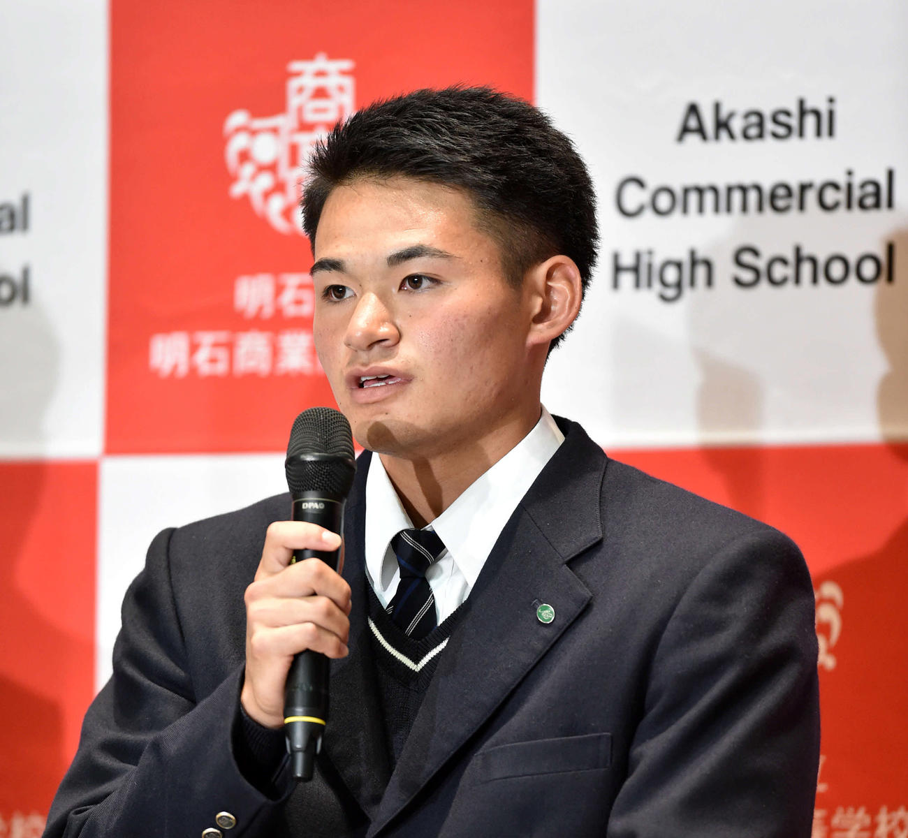 ロッテに2位で指名された明石商・中森俊介（撮影・岩下翔太）