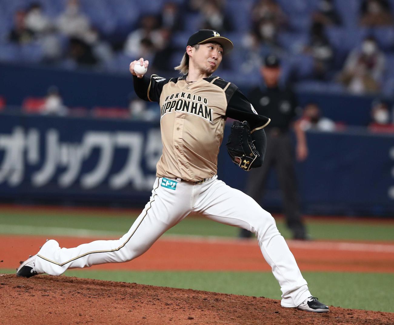 オリックス対日本ハム　4回に登板の金子（撮影・黒川智章）