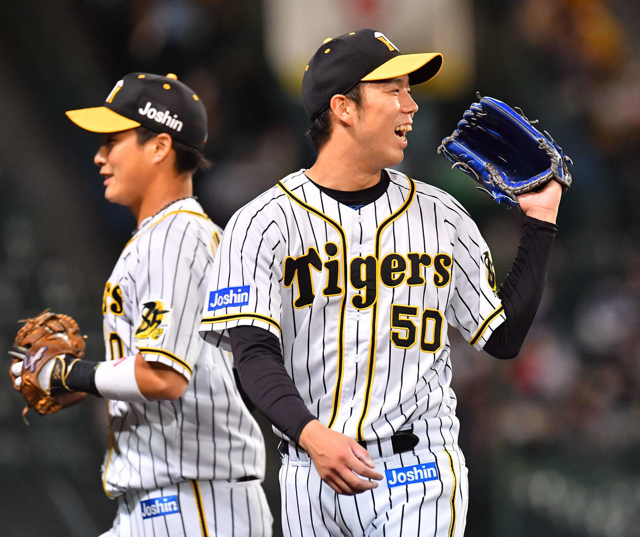 阪神対中日　7回を1失点に抑え笑顔を見せる青柳晃洋（撮影・上田博志）