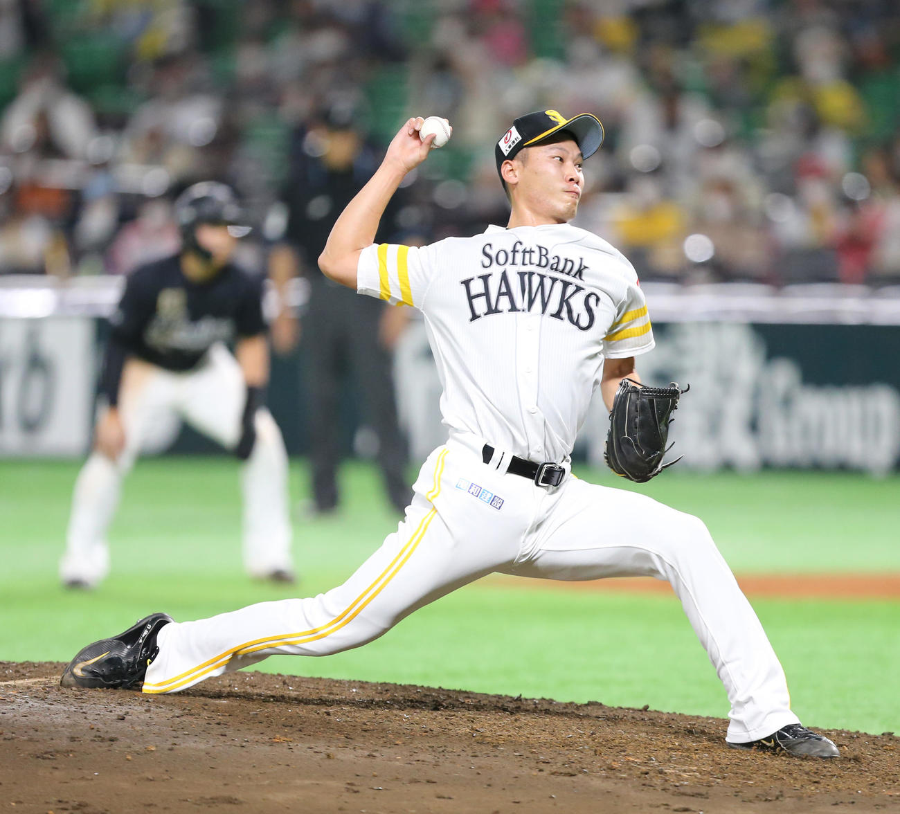 ソフトバンク対ロッテ　7回に2番手で登板した岩崎翔（撮影・菊川光一）