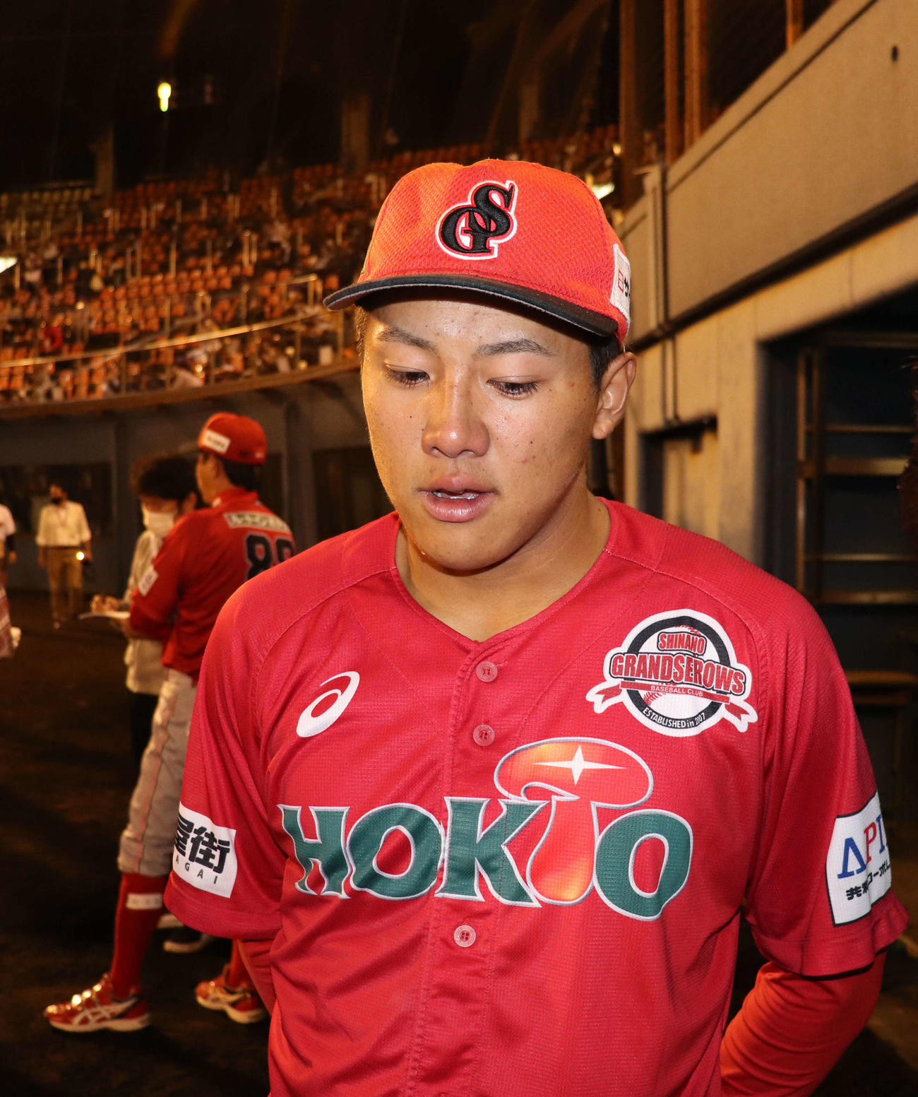 ルートインBCリーグ神奈川戦　敗戦し涙を見せる信濃の赤羽（撮影・小早川宗一郎）