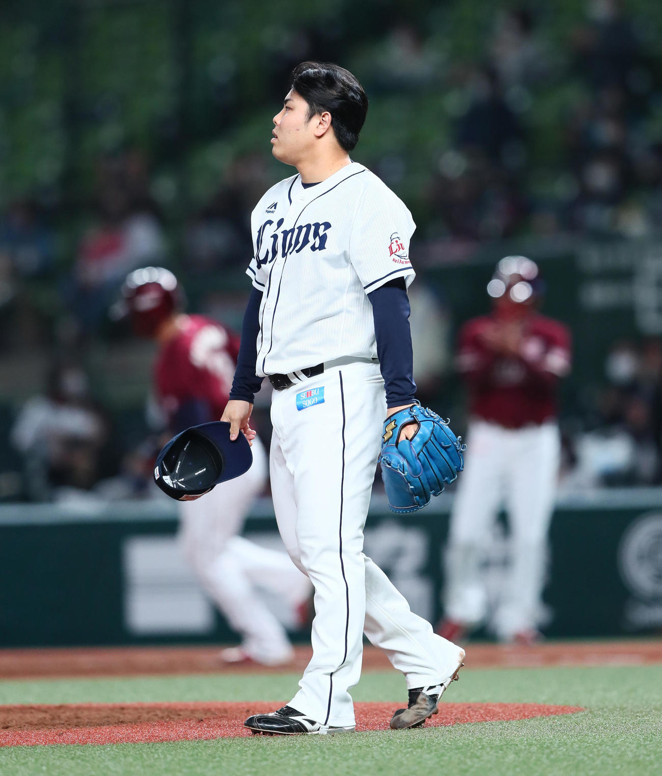 西武対楽天　8回表楽天無死、浅村に右越え本塁打を浴びた平良（撮影・足立雅史）