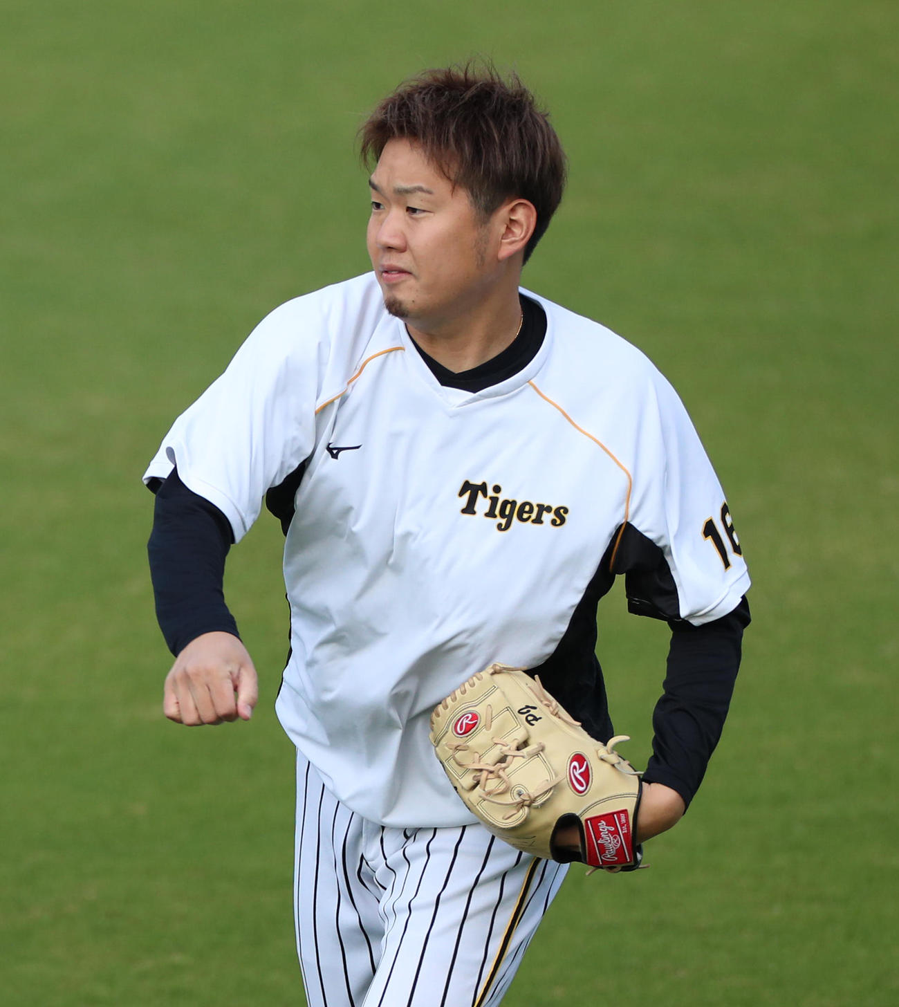 阪神対中日　キャッチボールを行う西勇輝（撮影・清水貴仁）