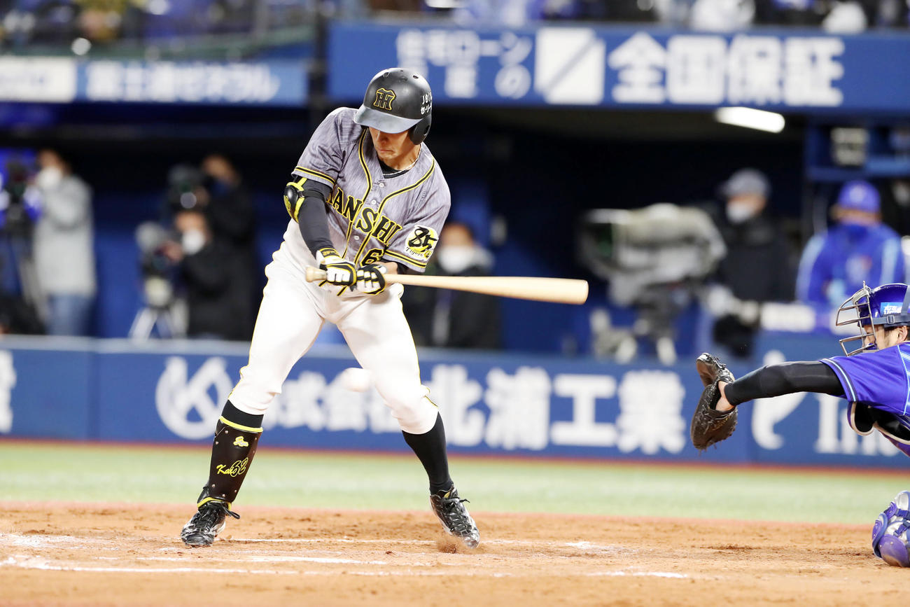 DeNA対阪神　10回表阪神2死満塁、代打植田は三振に倒れる（撮影・加藤哉）