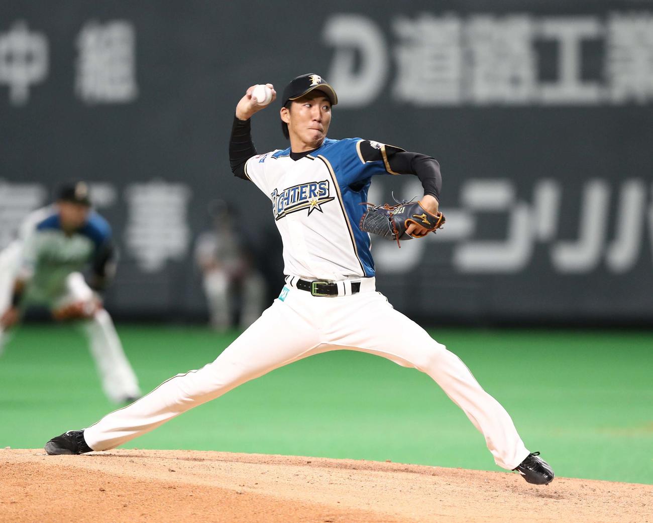 日本ハム対オリックス　引退試合で7回途中登板する浦野（撮影・黒川智章）