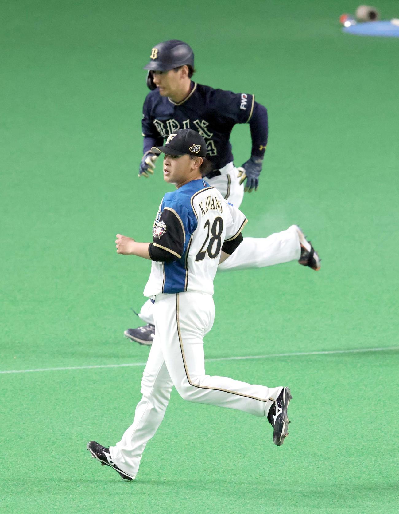 日本ハム対オリックス　6回表オリックス2死一塁、吉田正を二ゴロに仕留める日本ハム河野（撮影・佐藤翔太）