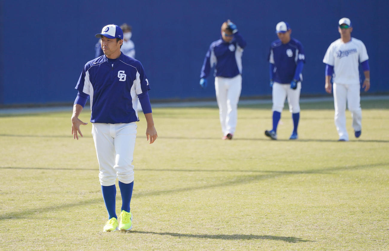 ナゴヤ球場にて練習をする中日吉見一起（撮影・森本幸一）