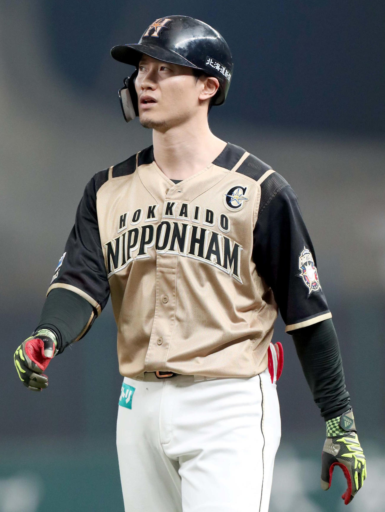 西武対日本ハム　4回表日本ハム1死一塁、投併殺打に終わる西川（撮影・佐藤翔太）