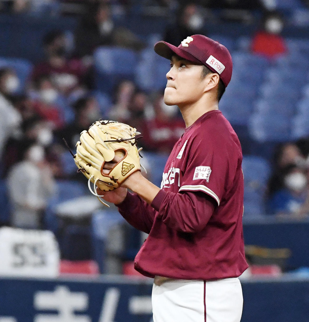 オリックス対楽天　1回裏オリックス2死一塁、T－岡田に中越え2点本塁打を打たれた則本昴（撮影・前岡正明）