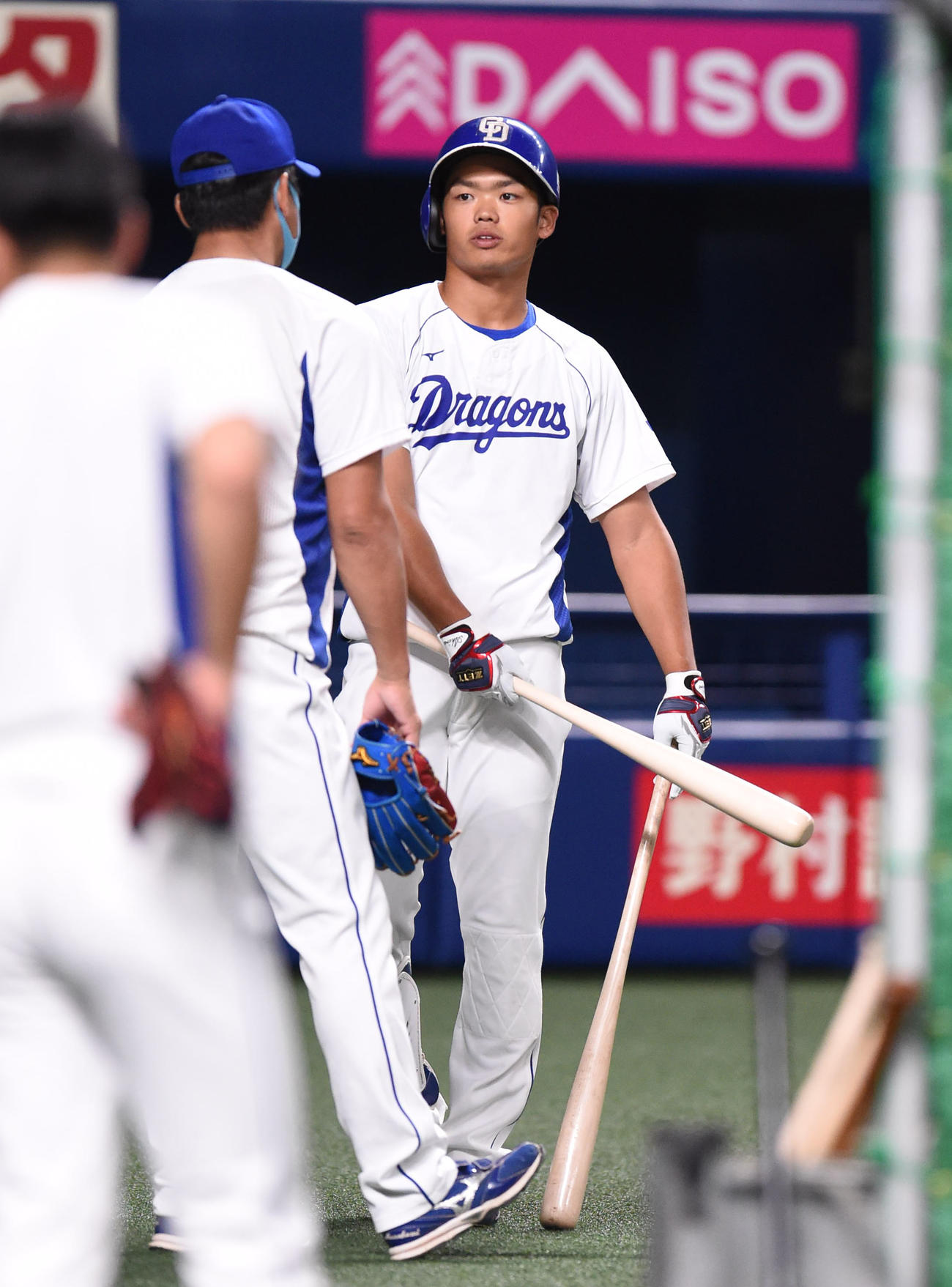 中日対DeNA　1軍に合流し試合前練習を行う根尾昂（撮影・森本幸一）