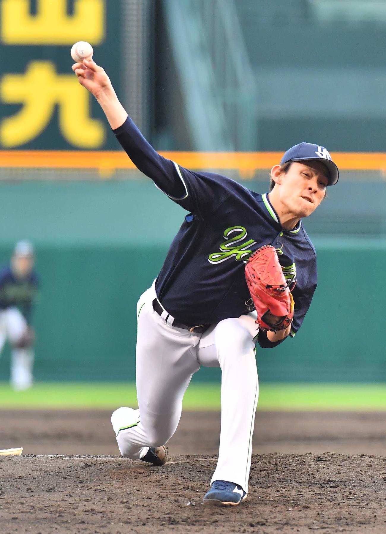 阪神対ヤクルト　ヤクルト先発の高梨裕稔（撮影・上田博志）＝2020年11月3日、甲子園球場