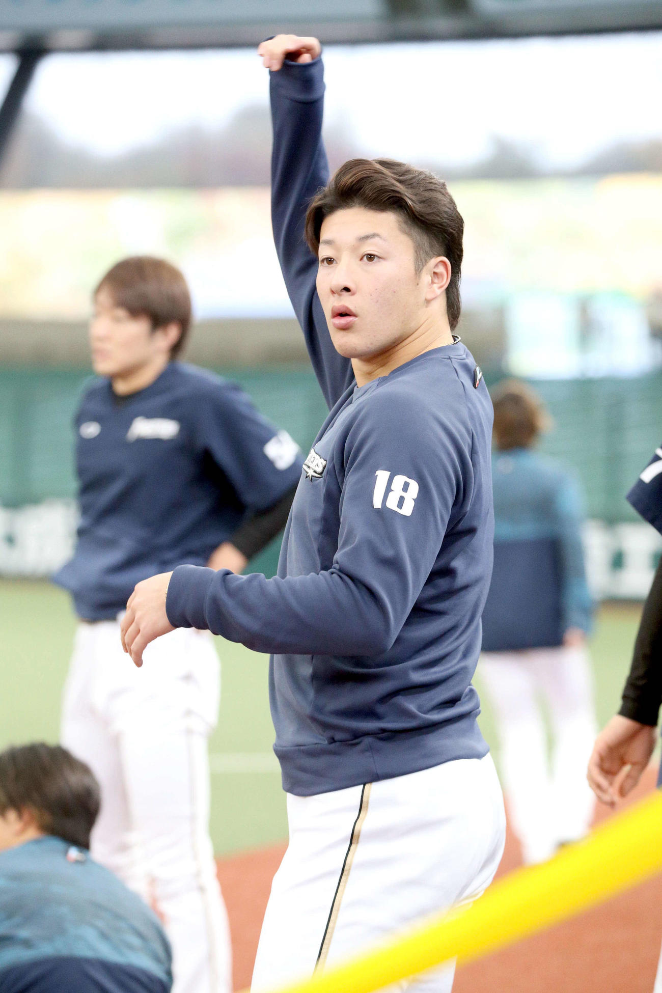 西武対日本ハム　ウオーミングアップをする日本ハム吉田輝（撮影・佐藤翔太）