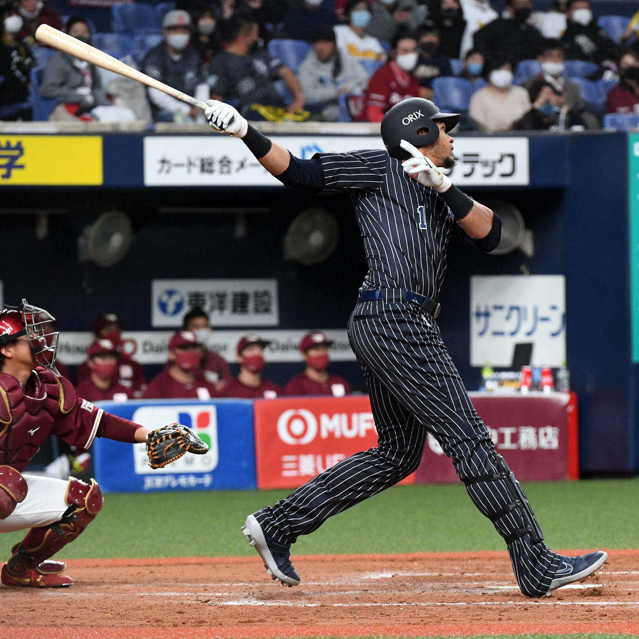オリックス対楽天　5回裏オリックス無死、モヤは左越え本塁打を放つ（撮影・前岡正明）