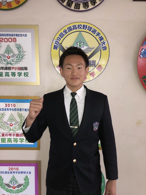 指名あいさつを受けたロッテの育成ドラフト3位、開星（島根）山本大斗外野手