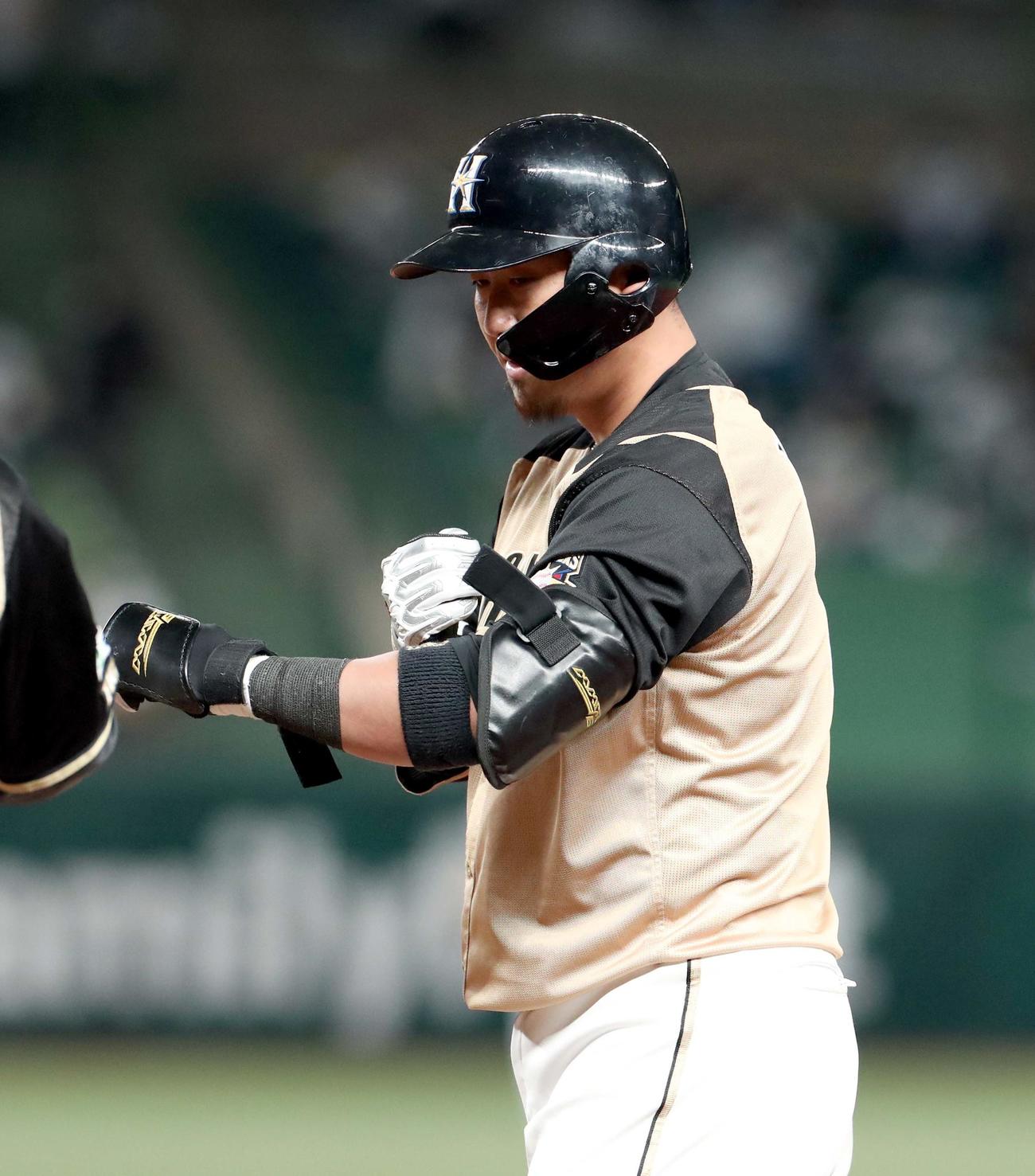 西武対日本ハム　6回表日本ハム無死二塁、中田は左前適時打を放つ（撮影・佐藤翔太）